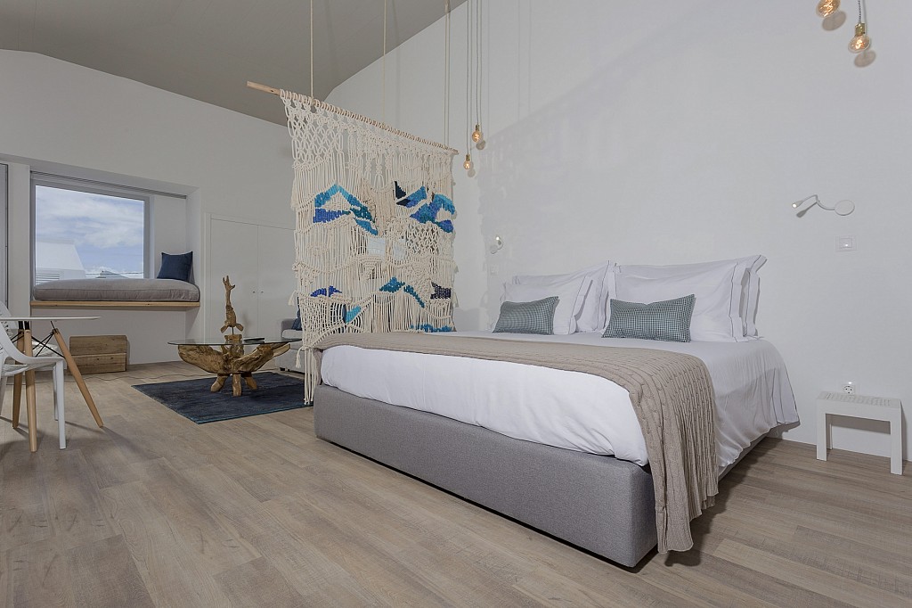 White Exclusive Suites & Villas