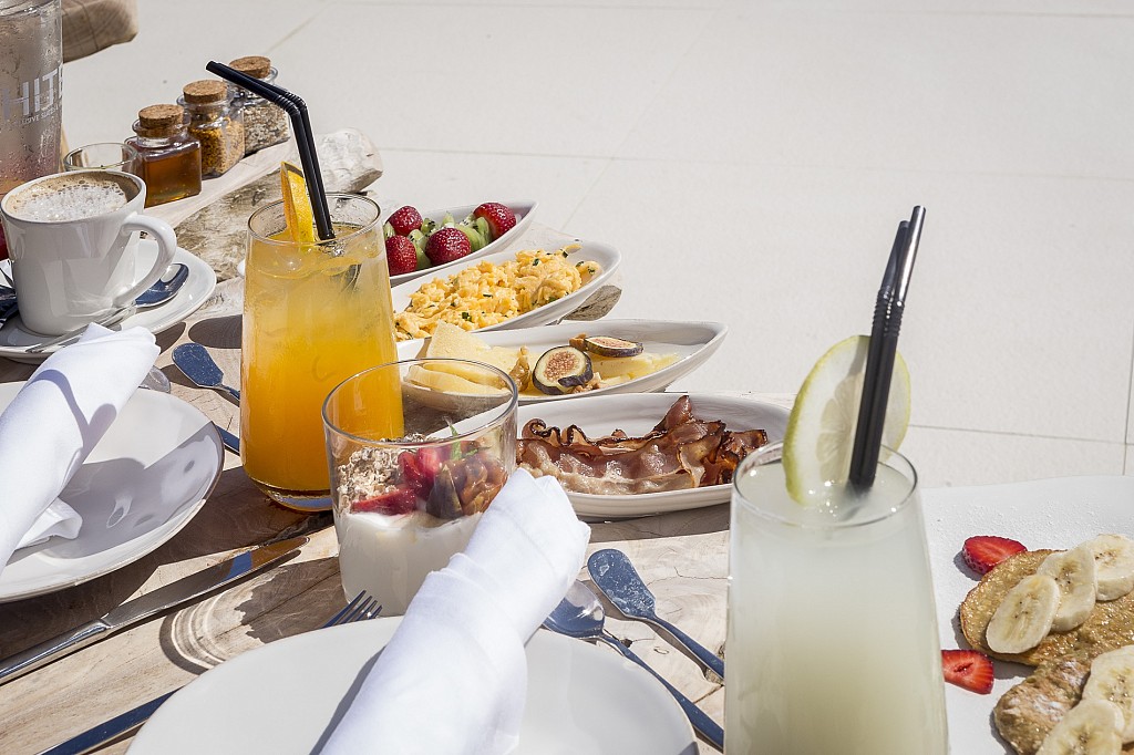 White Exclusive Suites & Villas