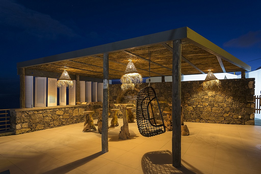 White Exclusive Suites & Villas