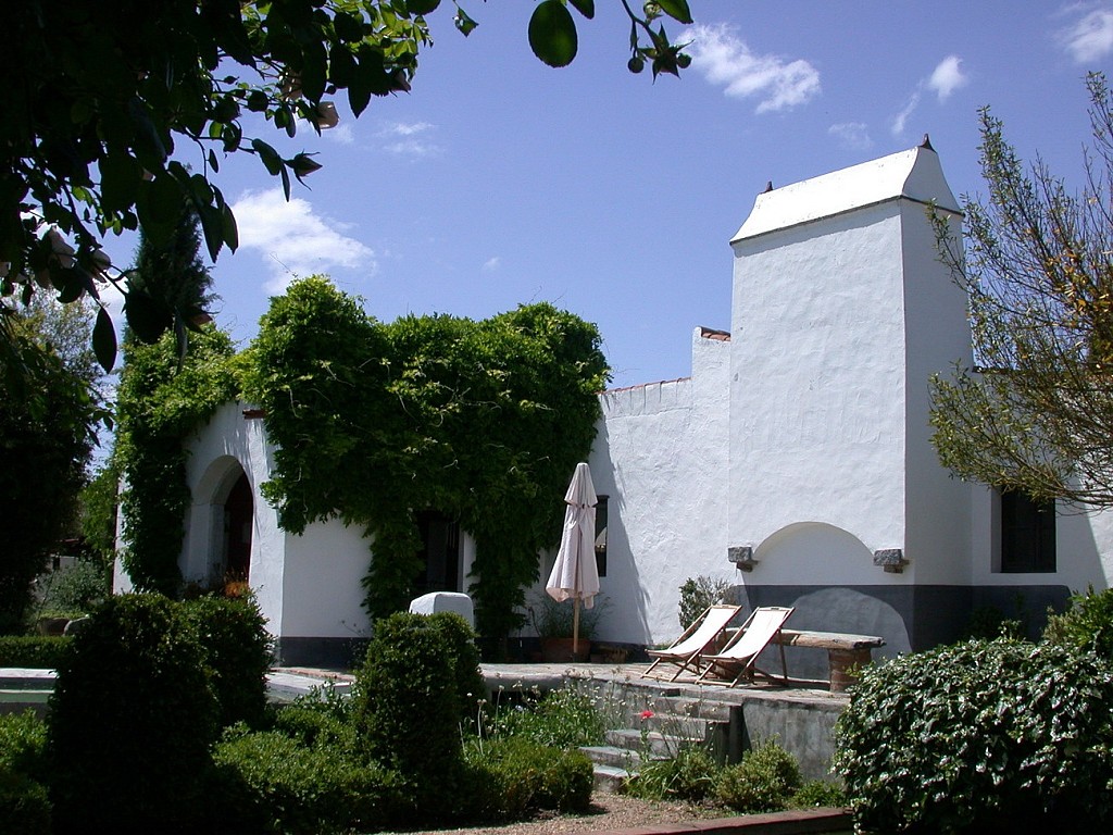 Why we love small hotels?