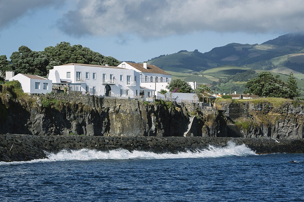 White Exclusive Suites & Villas