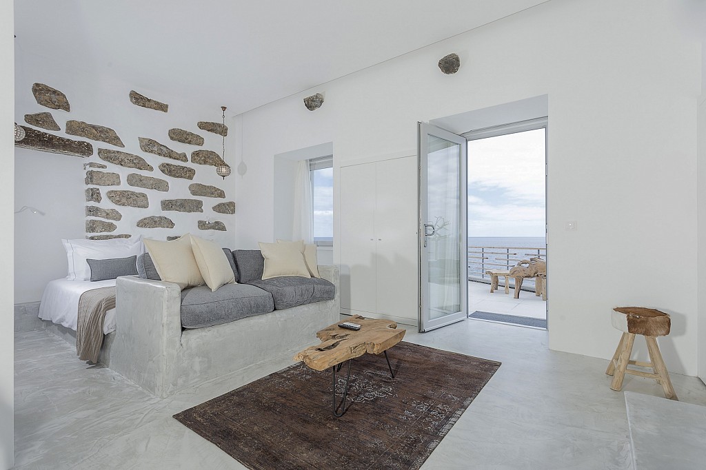 White Exclusive Suites & Villas