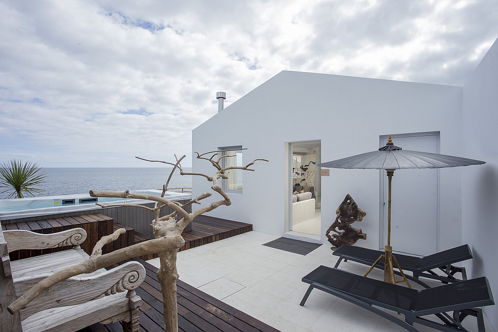 White Exclusive Suites & Villas
