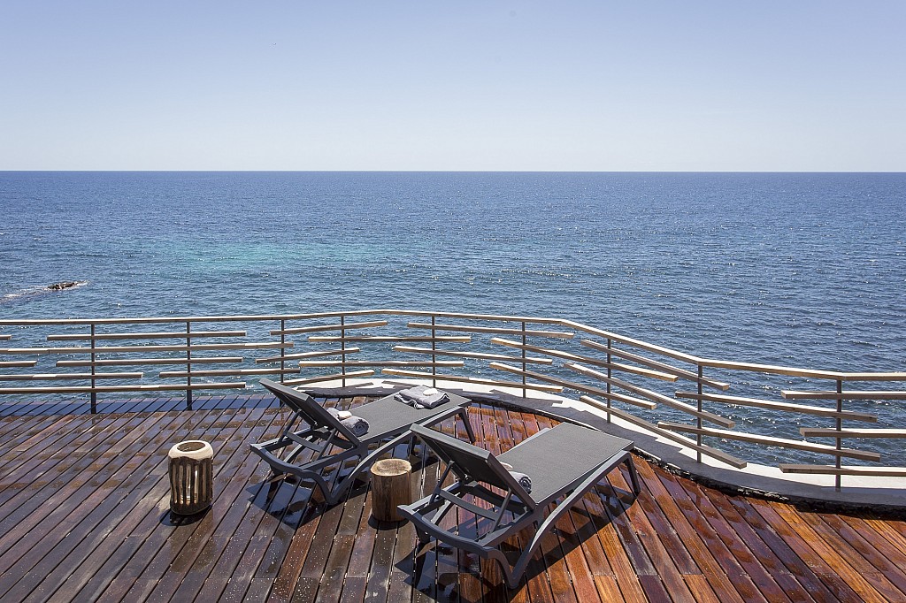 White Exclusive Suites & Villas
