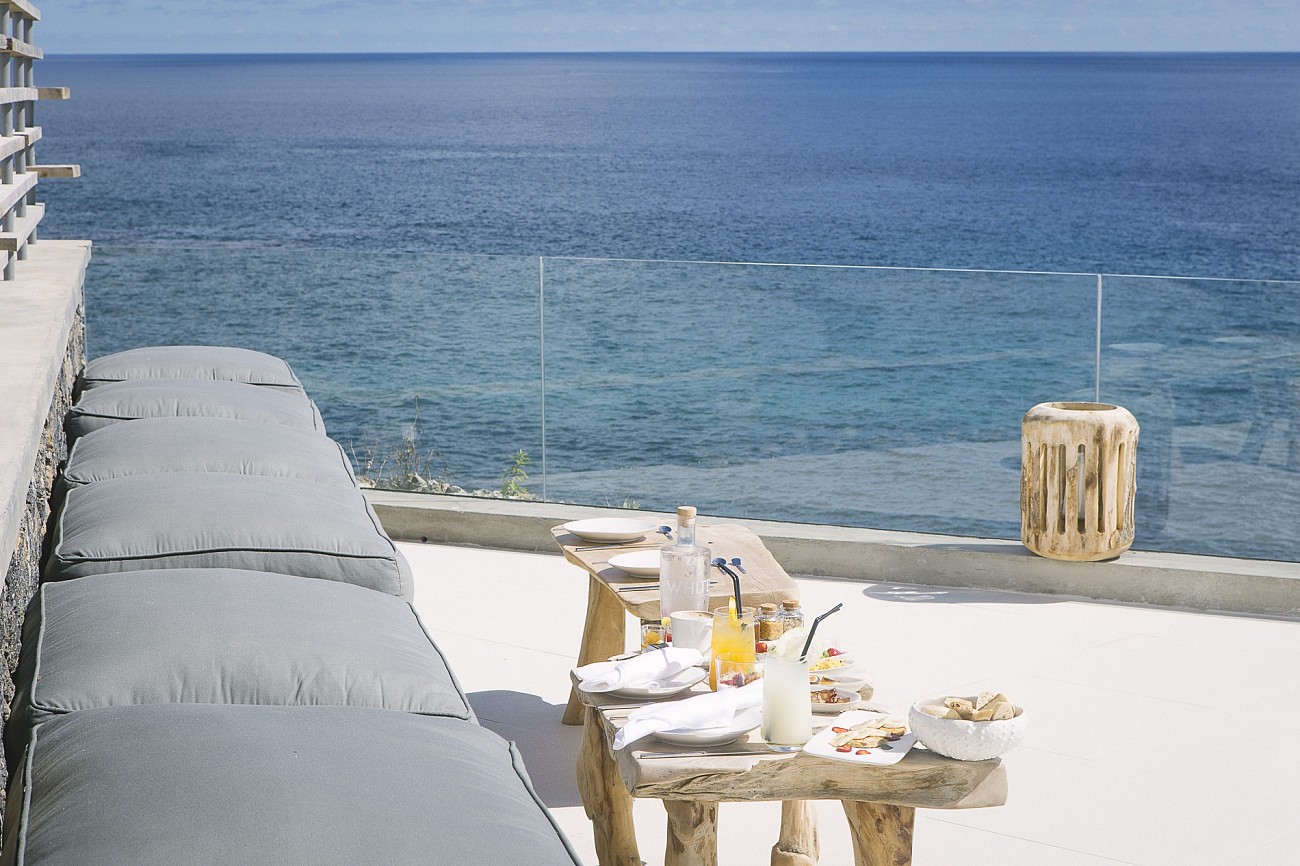 White Exclusive Suites & Villas