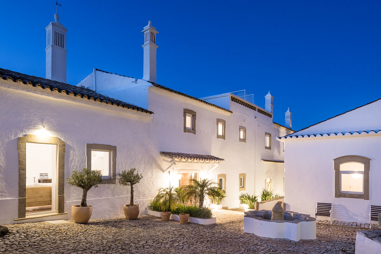 Farmhouse of the Palms