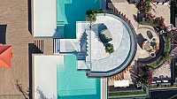 Three House Hotel