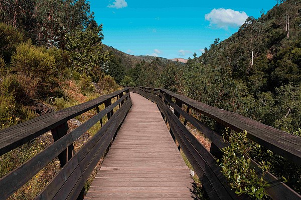 Caminhar pelos Passadiços do Paiva