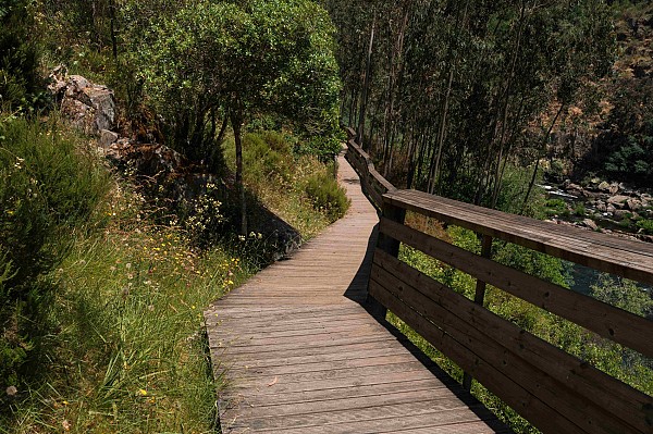 Caminhar pelos Passadiços do Paiva