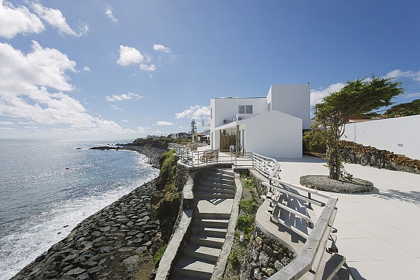 White Exclusive Suites & Villas